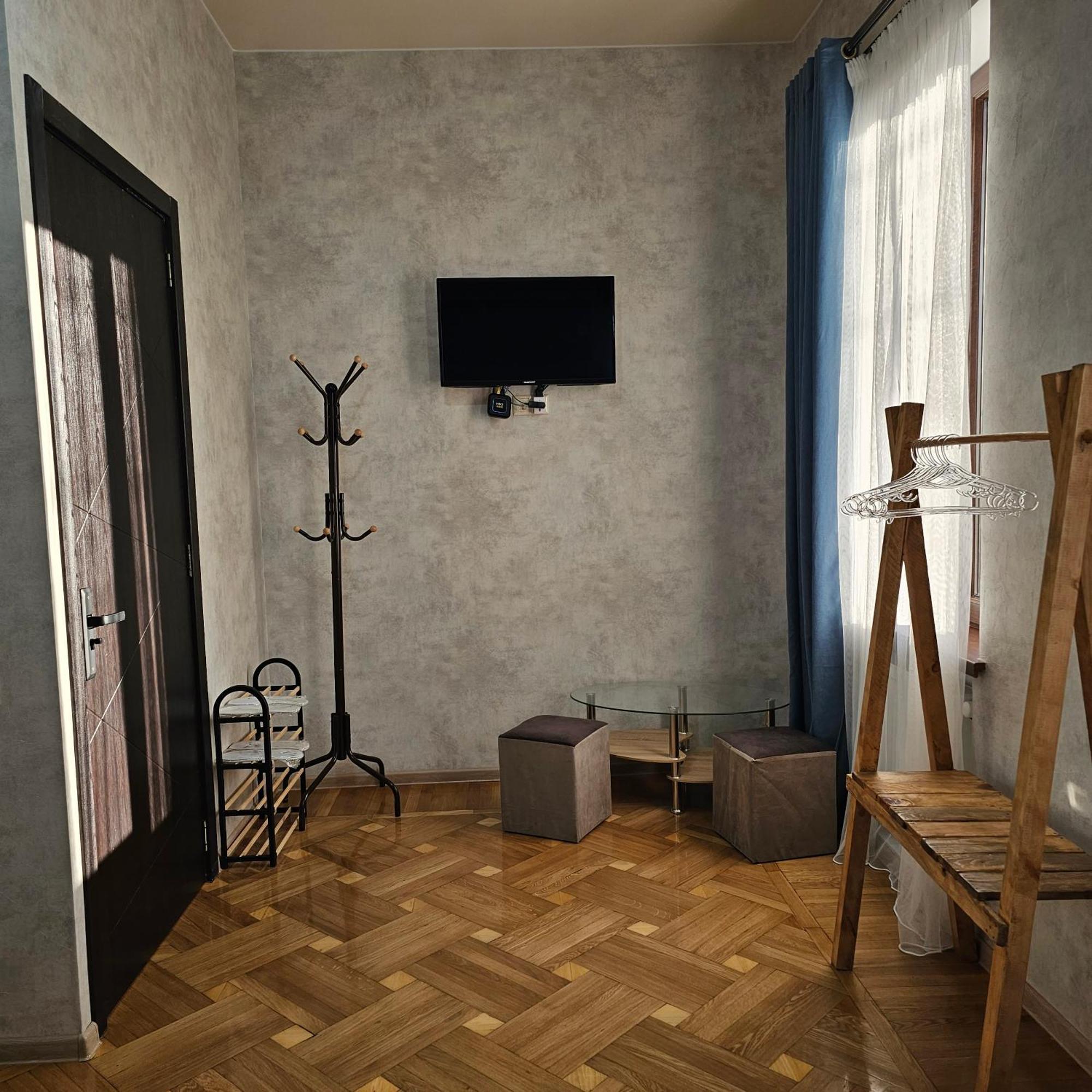 Отель Memory Basket Кутаиси Экстерьер фото