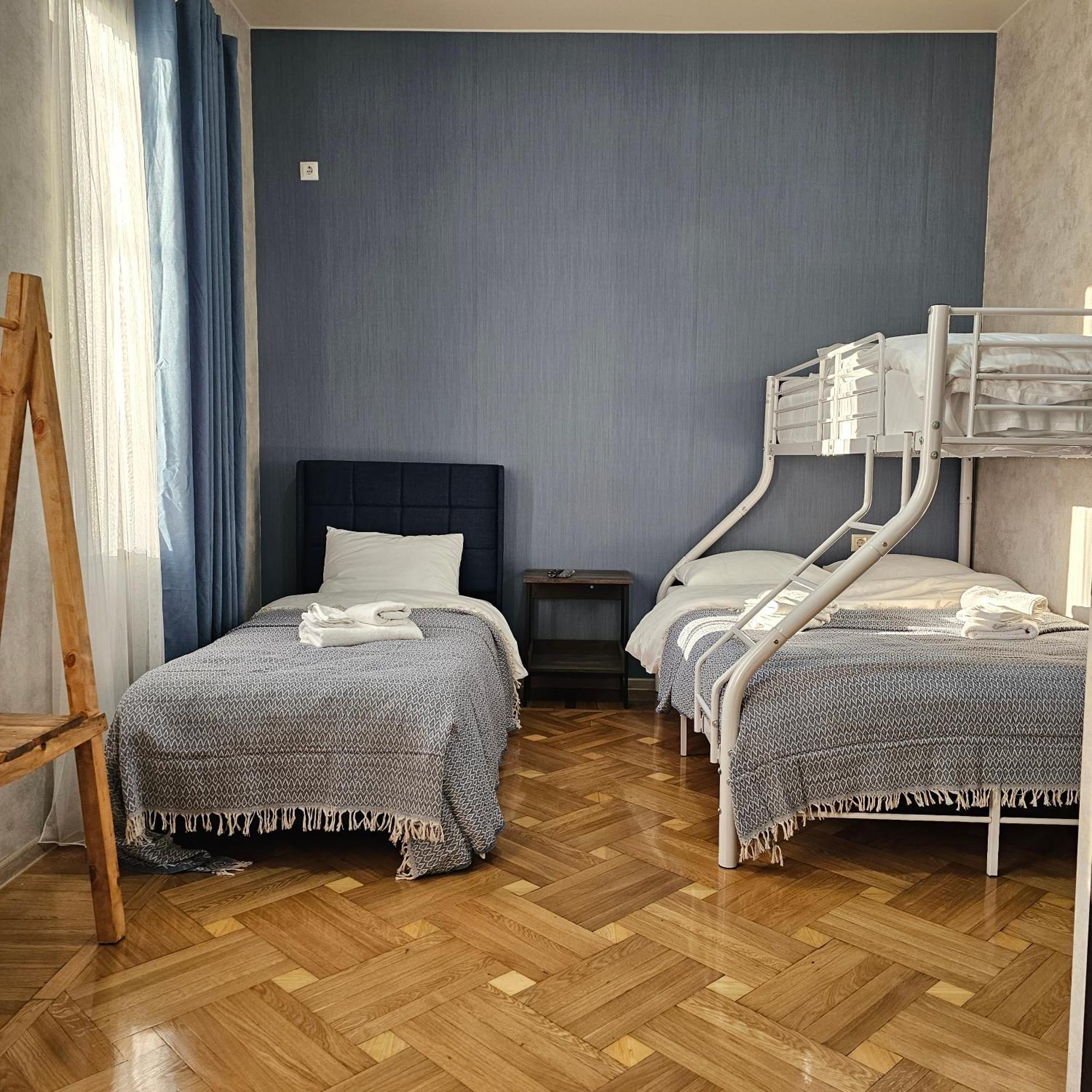 Отель Memory Basket Кутаиси Экстерьер фото
