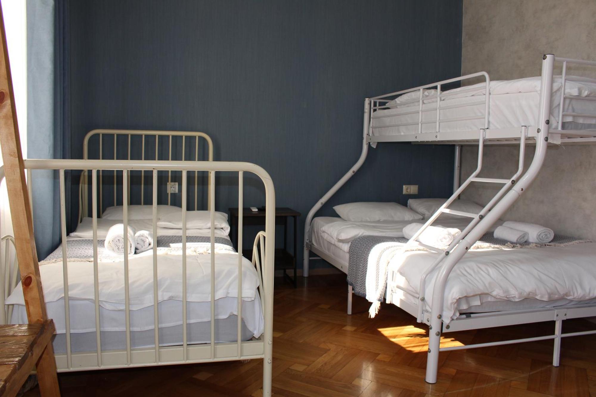 Отель Memory Basket Кутаиси Экстерьер фото
